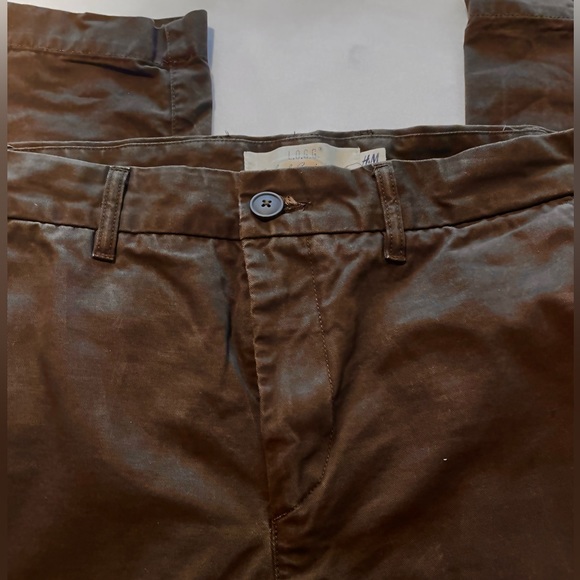 💥2/$15💥H&M Dark Chocolate Cotton Khaki Trousers - Picture 3 of 3